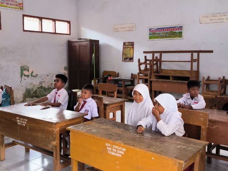 KUNJUNGAN  PEMERIKSAAN PUSKESMAS KEBERSIHAN SEKOLAH